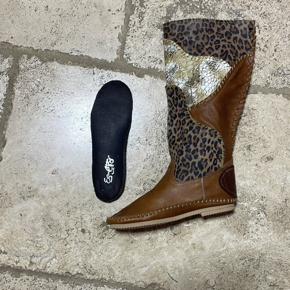 KMB ANTHROPOLOGY LEATHER BOOTS SIZE 7 In EXCELLENT SHAPE - Picture 3 of 9